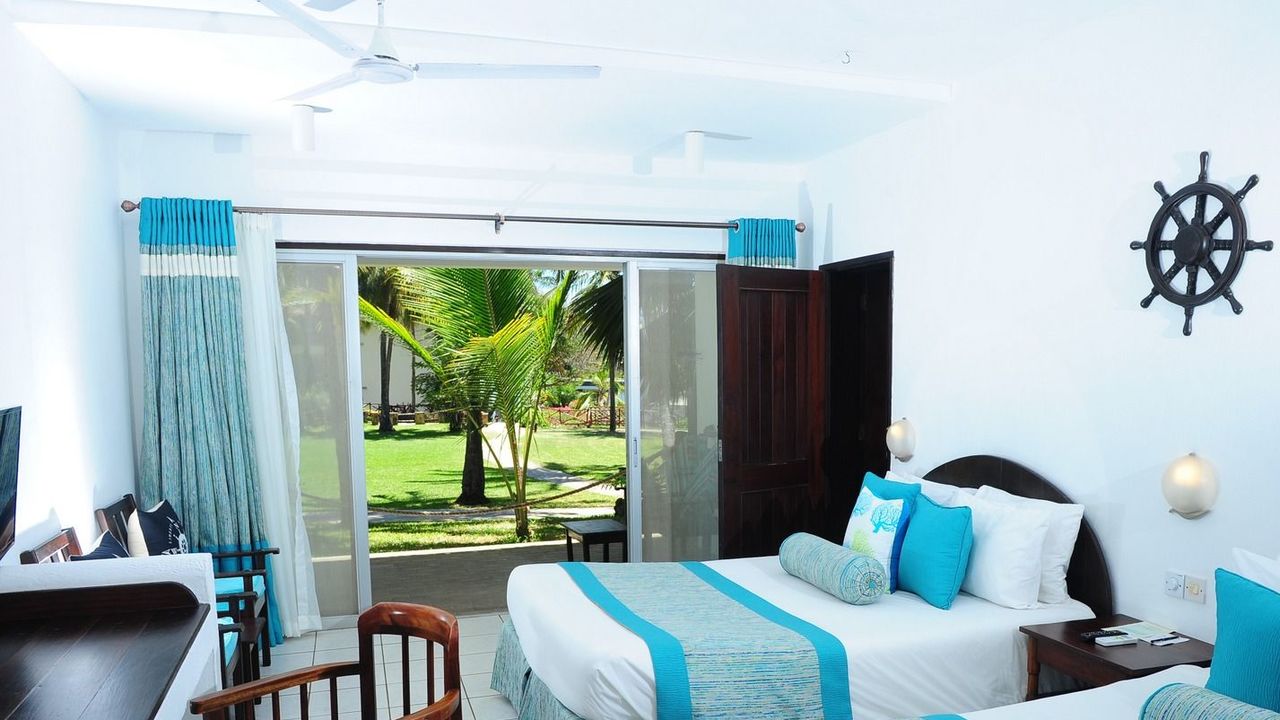 voyager beach resort rooms